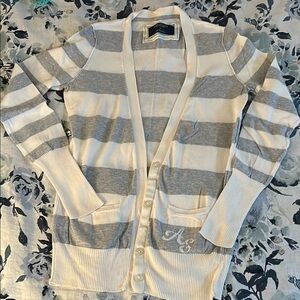 AEO Vintage Striped Gray and White Women's Sweater - Sz S